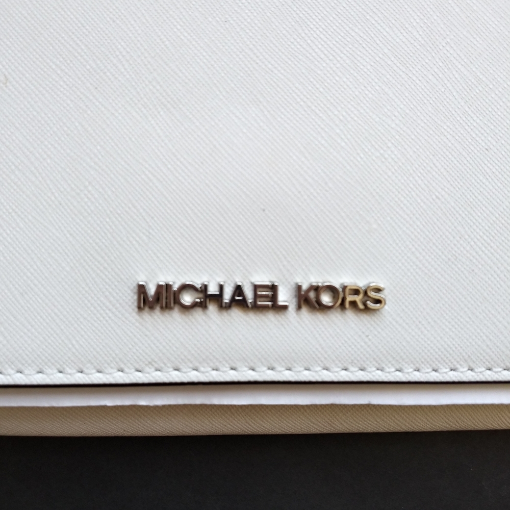 NWT MICHAEL KORS LARGE CROSSBODY CLUTCH BAG PURSE - Picture 2 of 9